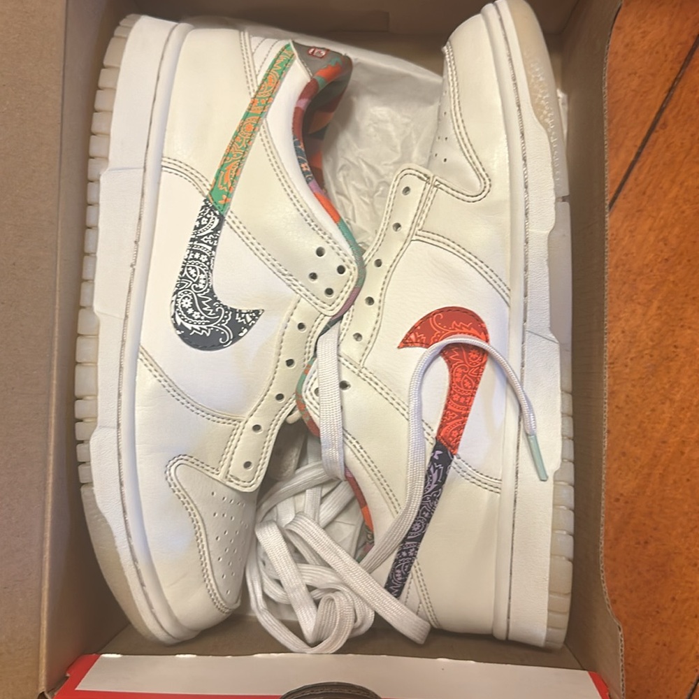 Boys Nike dunks